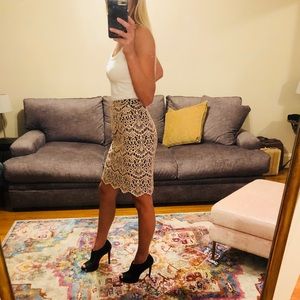 Black & light pink lace Skirt with scalloped edge